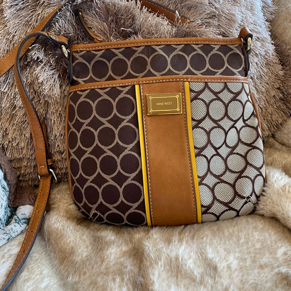 Nine West small crossbody purse - Picture 3 of 6